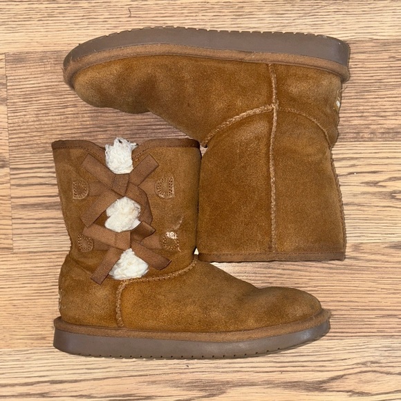 Warm Tan Koolaburra Kids Boots with Bow Accents - Picture 1 of 8